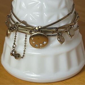 Vintage Monet 5 Strand Gold Toned Stretch Bracelet